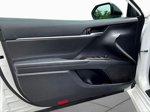Used 2023 Toyota Camry SE FWD image 21