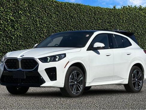 Used 2025 BMW X2 xDrive28i w/ M Sport Package AWD/4WD image 7