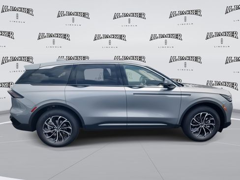 New 2025 Lincoln Nautilus Premier image 6