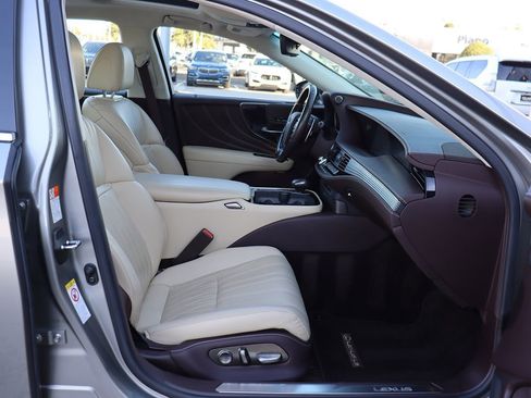 Used 2018 Lexus LS 500 w/ Interior Upgrade Package image 39