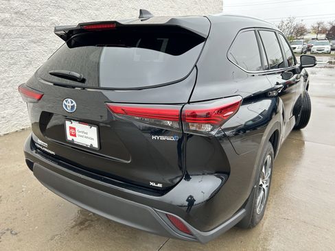 Used 2021 Toyota Highlander XSE AWD/4WD image 7