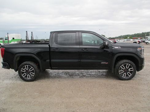 New 2026 GMC Sierra 1500 AT4 w/ AT4 Premium Package AWD/4WD image 3
