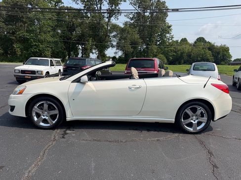 Used 2009 Pontiac G6 GT w/ Sport Package 1 FWD image 25