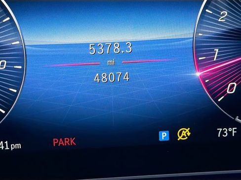 Used 2024 Mercedes-Benz GLE 450 4MATIC image 41