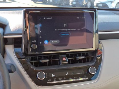 Used 2026 Toyota Corolla Cross L image 14