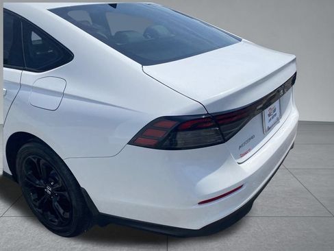 Used 2025 Honda Accord SE image 11