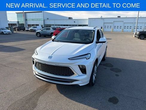 Certified 2024 Buick Encore GX Avenir w/ Avenir Convenience Package AWD/4WD image 2