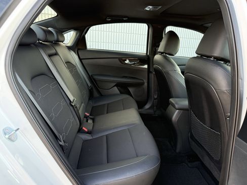 Used 2024 Kia Forte GT-Line w/ GT-Line Premium Package image 6