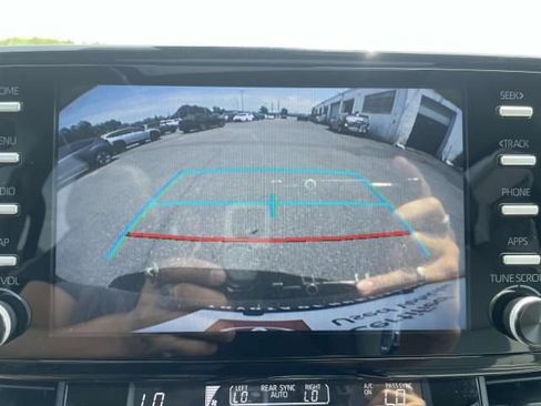 Used 2022 Toyota Sienna XLE image 29