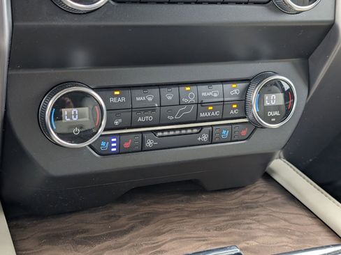 Used 2020 Ford Expedition Platinum RWD image 22