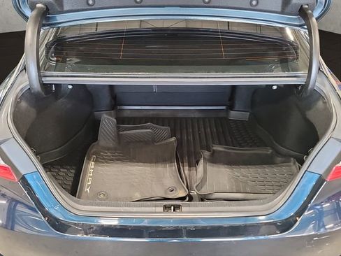 Used 2018 Toyota Camry SE FWD image 7