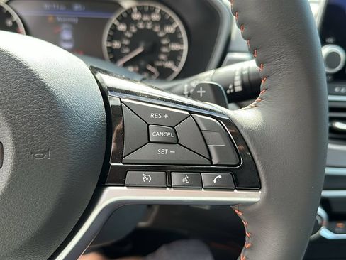 Used 2025 Nissan Altima 2.5 SR FWD image 21