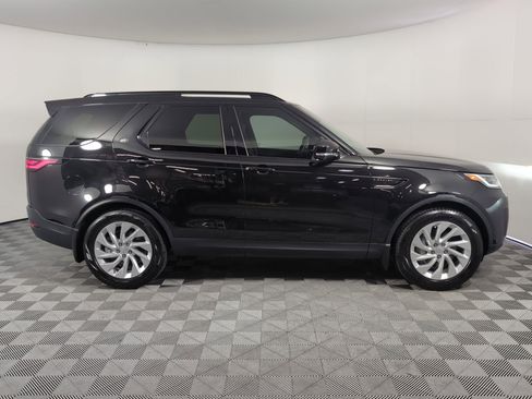 Used 2025 Land Rover Discovery S image 6