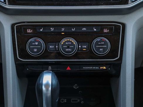 Used 2018 Volkswagen Atlas SEL image 16