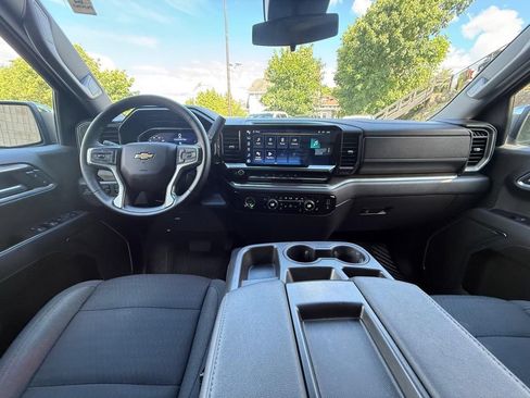 Used 2023 Chevrolet Silverado 1500 LT AWD/4WD image 51