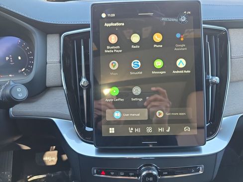 New 2026 Volvo XC90 B6 Plus w/ Protection Package Premier image 32