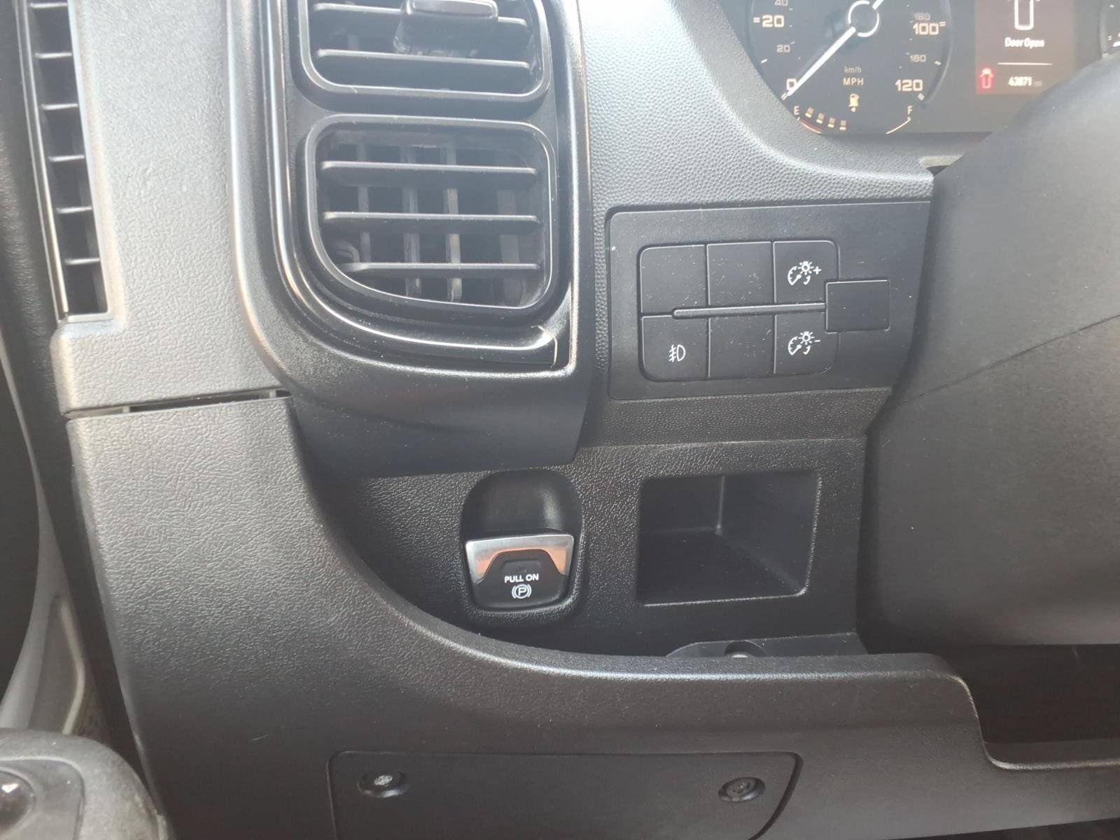 Used 2024 RAM ProMaster 2500 w/ Convenience Group FWD image 17