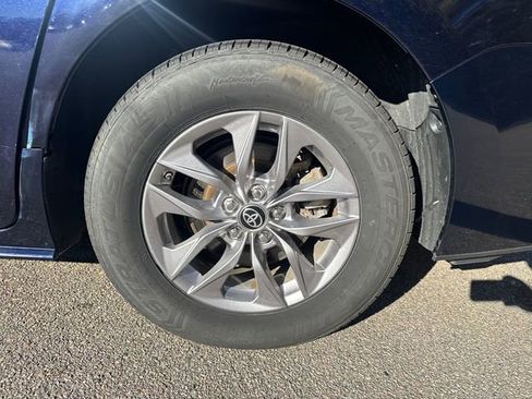 Used 2024 Toyota Sienna LE image 16