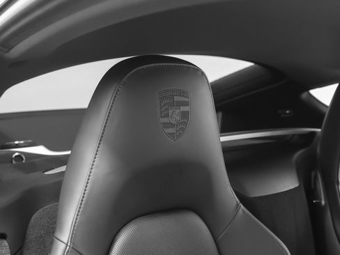 Certified 2022 Porsche 718 Cayman RWD image 24