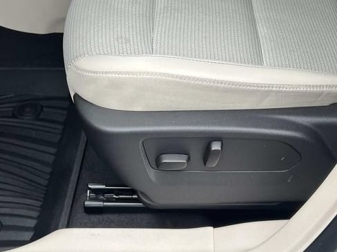 Used 2023 Buick Envision Preferred FWD image 17