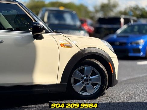 Used 2015 MINI Cooper 4-Door Hardtop FWD image 6