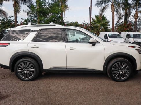 Used 2022 Nissan Pathfinder SL w/ SL Premium Package image 10