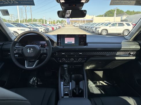 Used 2025 Honda Accord Touring image 32