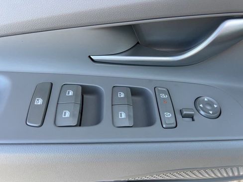 Used 2025 Hyundai Elantra Sport image 15