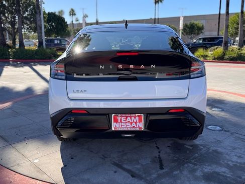 New 2026 Nissan Leaf SV+ image 7