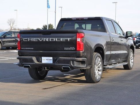Used 2019 Chevrolet Silverado 1500 High Country w/ Technology Package image 3