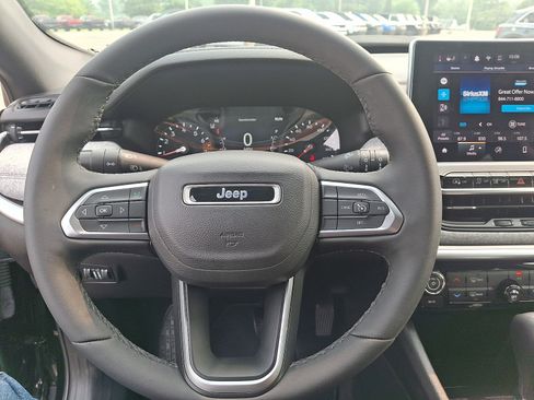 Used 2024 Jeep Compass Latitude AWD/4WD image 18