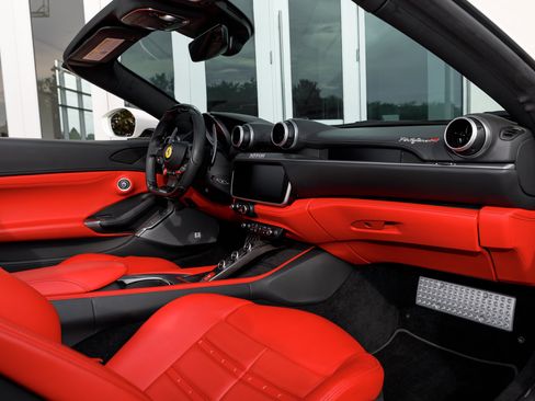Used 2023 Ferrari Portofino M RWD image 36