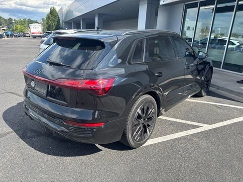 Used 2024 Audi Q8 e-tron Prestige w/ Prestige Package AWD/4WD image 4