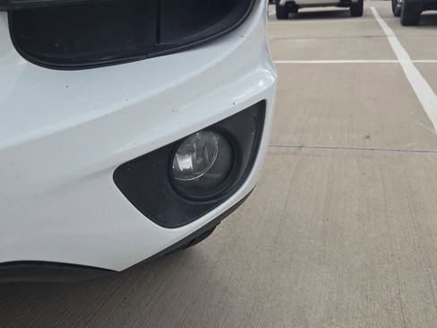 Used 2017 Porsche Cayenne image 10