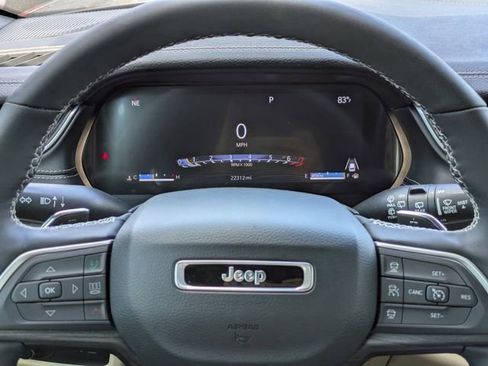 Used 2025 Jeep Grand Cherokee L Limited w/ Black Appearance Package RWD image 28