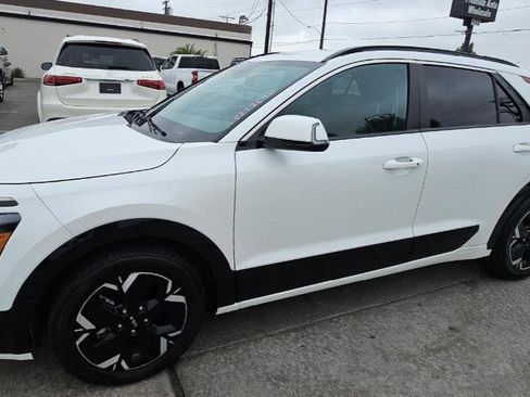 Used 2023 Kia Niro Wind FWD image 1