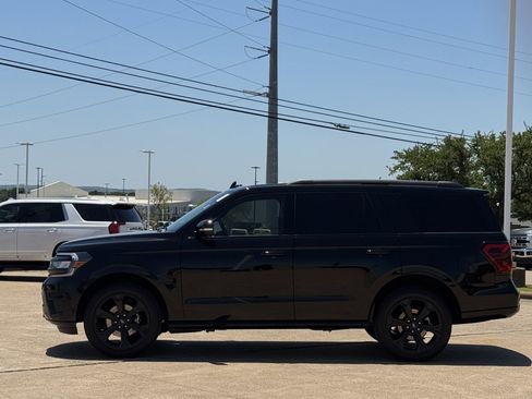 Used 2024 Ford Expedition Limited RWD image 7
