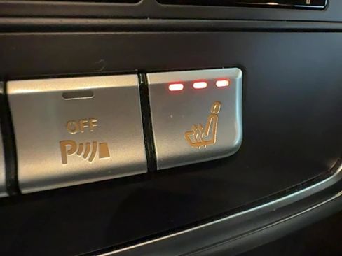 Used 2015 Mercedes-Benz GL 450 4MATIC image 29