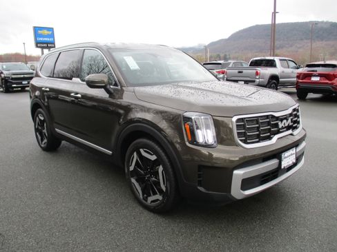 Used 2023 Kia Telluride S w/ S Sunroof Package image 3