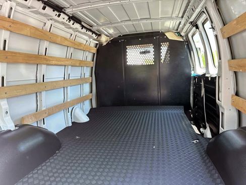 Used 2024 GMC Savana 2500 w/ Driver Convenience Package image 10