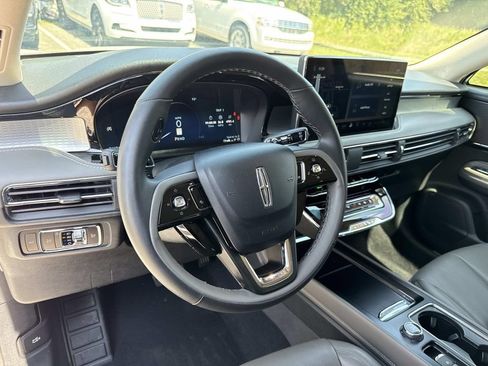 Certified 2023 Lincoln Corsair FWD w/ Equipment Group 101A image 33