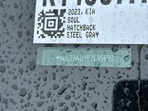 Certified 2023 Kia Soul LX image 3