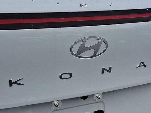 New 2026 Hyundai Kona SE image 5