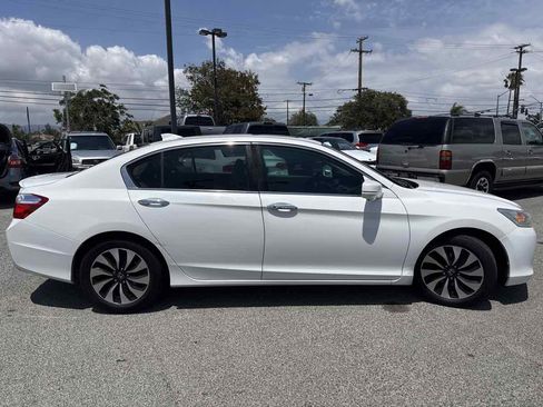 Used 2014 Honda Accord Touring image 3