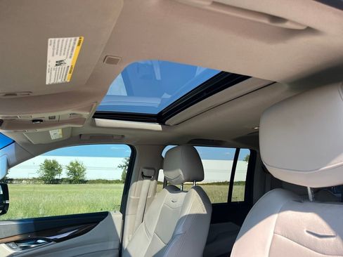 Used 2020 Cadillac Escalade ESV Luxury image 27