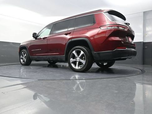 Used 2025 Jeep Grand Cherokee L Limited AWD/4WD image 36