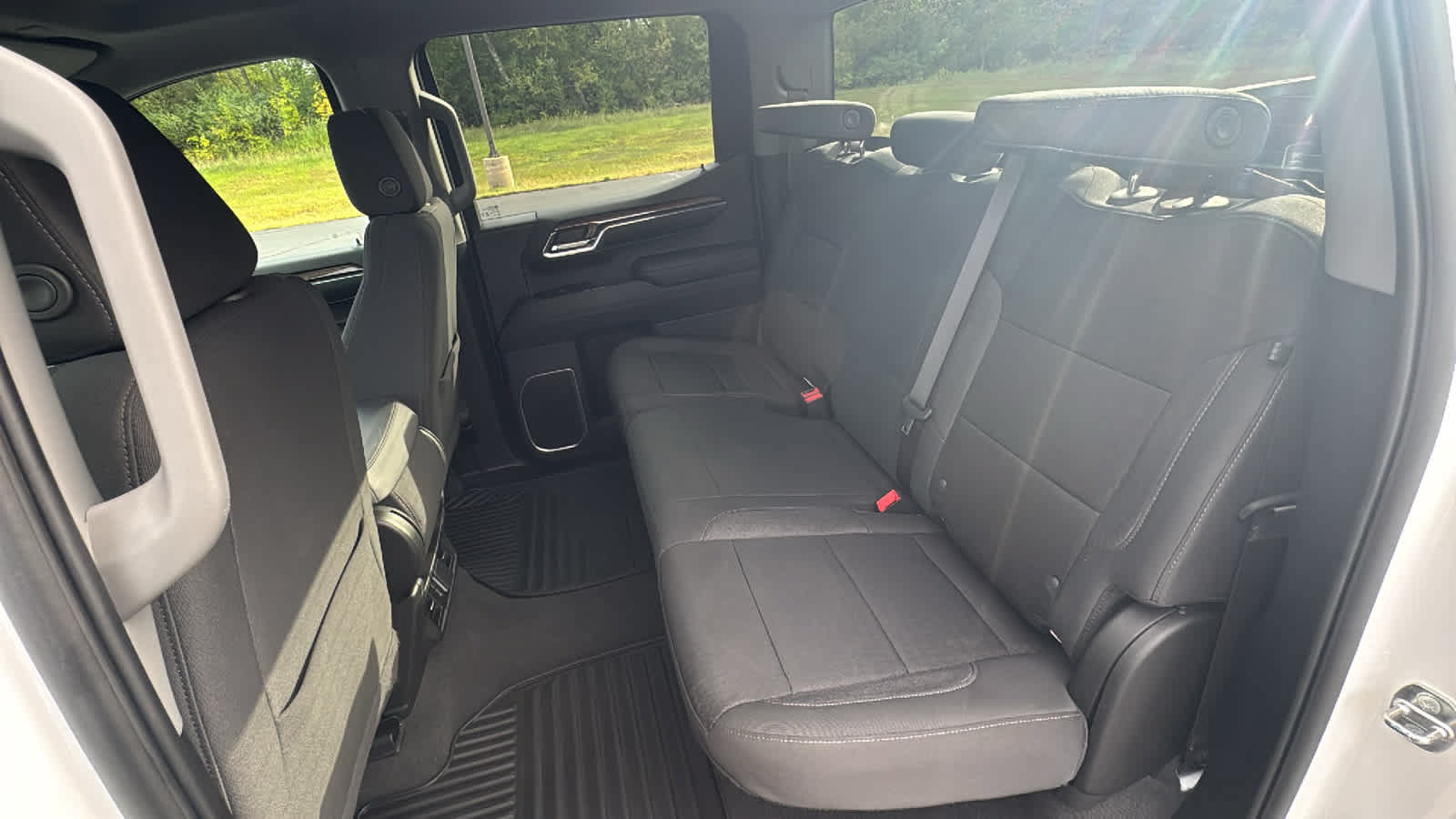 Used 2024 Chevrolet Silverado 1500 LT AWD/4WD image 25