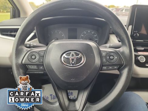 Used 2025 Toyota Corolla LE image 18