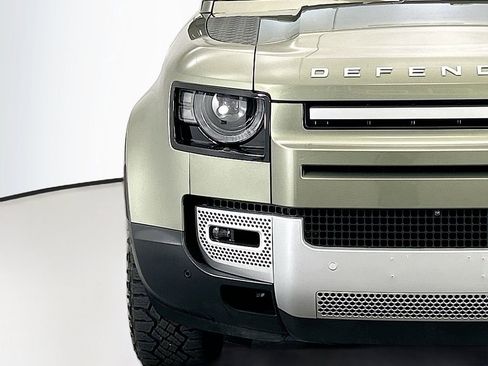 Used 2021 Land Rover Defender 90 First Edition image 12