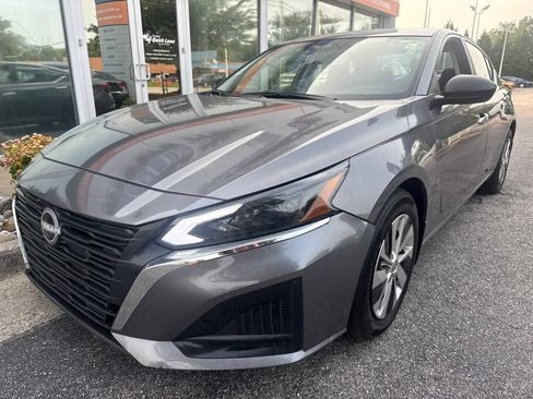 Used 2024 Nissan Altima 2.5 S FWD image 1